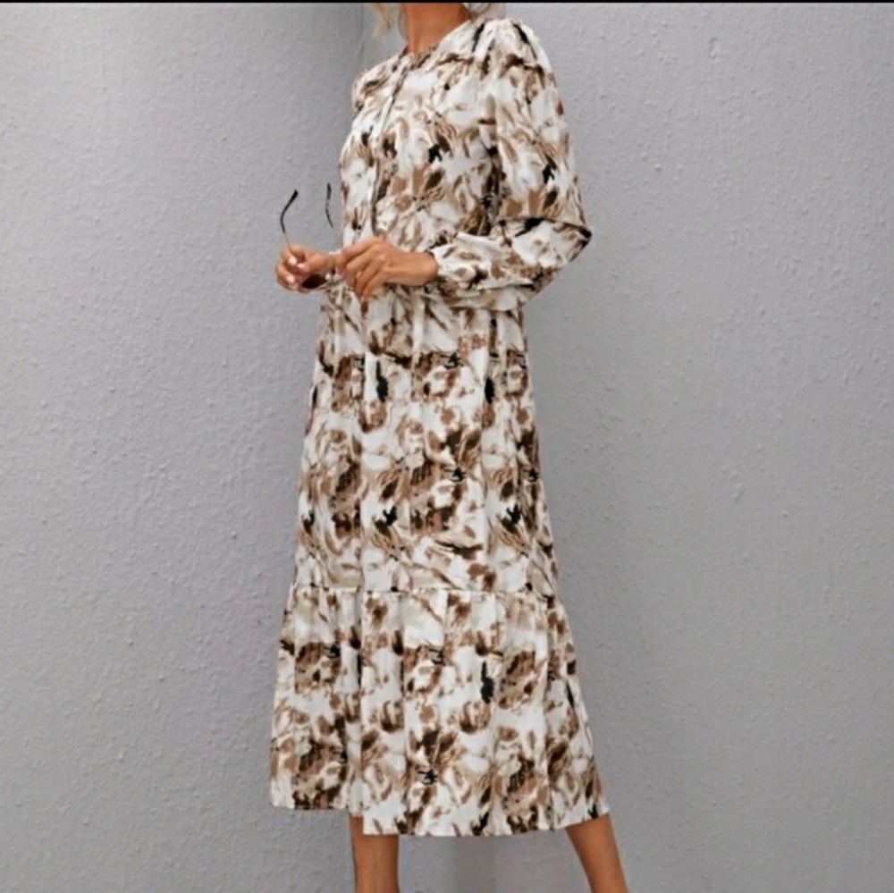 NEW Ruffle Hem Dress - Picture 4 of 6